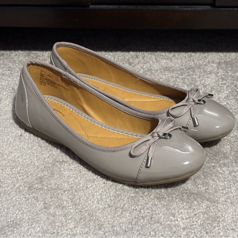 G.H Bass and company Gray Women's Ballet Flats size 8
